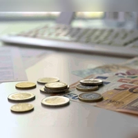 Wofür geben die Menschen in Bayern ihr Geld aus? Die Laufende Wirtschaftsrechnung gibt Auskunft. (Symbolbild) (Foto: Malin Wunderlich/dpa)