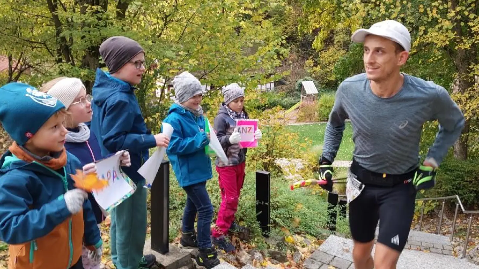 Robert Wortmann sichert sich den Sieg über die 100-Kilometer-Distanz. (Foto: Katrin Merklein)