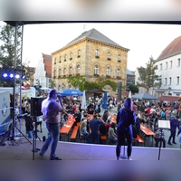 Der Marktplatz in Wassertrüdingen war beim Altstadtgenuss am Samstag gut frequentiert. (Foto: Peter Tippl)