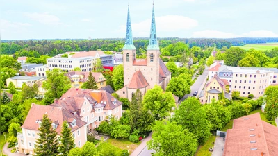 Statten Sie Neuendettelsau am Wochenende einen Besuch ab und genießen Sie die Zeit auf dem Kernfrankenfest! (Foto: Klemens Hoppe)