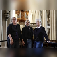Setzen sich dafür ein, dass eine volle Kirchenmusikstelle im Dekanat Rothenburg erhalten bleibt (von links): Pfarrerin Dorothea Bezzel, Kantorin Jasmin Neubauer und Dekanin Jutta Holzheuer. (Foto: Thomas Wirth)