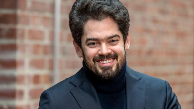 Lahav Shani ist mit der neuen Saison endgültig in München angekommen.  (Foto: Peter Kneffel/dpa)