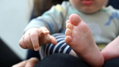 Rund 654.300 Babys wurden vergangenes Jahr in Deutschland geboren (Symbolbild). (Foto: Elisa Schu/dpa)
