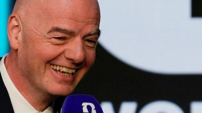 Die Preispolitik der FIFA bei der Fußball-WM sorgt für Verdruss. (Archivbild) (Foto: Chris Carlson/AP/dpa)