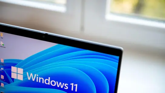 Ran an die Einstellungen: Mit wenigen Handgriffen lässt sich Windows 11 entschlacken. (Foto: Zacharie Scheurer/dpa-tmn)
