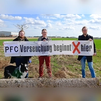 Sie fordern, dass endlich der PFC-Hotspot in der Katterbacher Kaserne angegangen wird (von links): André Fitzthum, Wolfgang Schmidt und Boris-André Meyer von der Bürgerinitiative „Etz langt´s”. (Archivbild: Alina Boger)