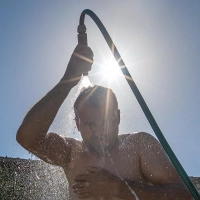 Am Wochenende werden auch in der Region Hitzerekorde erwartet. Einige Veranstaltende sorgen dafür, dass sich die Gäste abkühlen können. (Foto: Mirko Fryska)