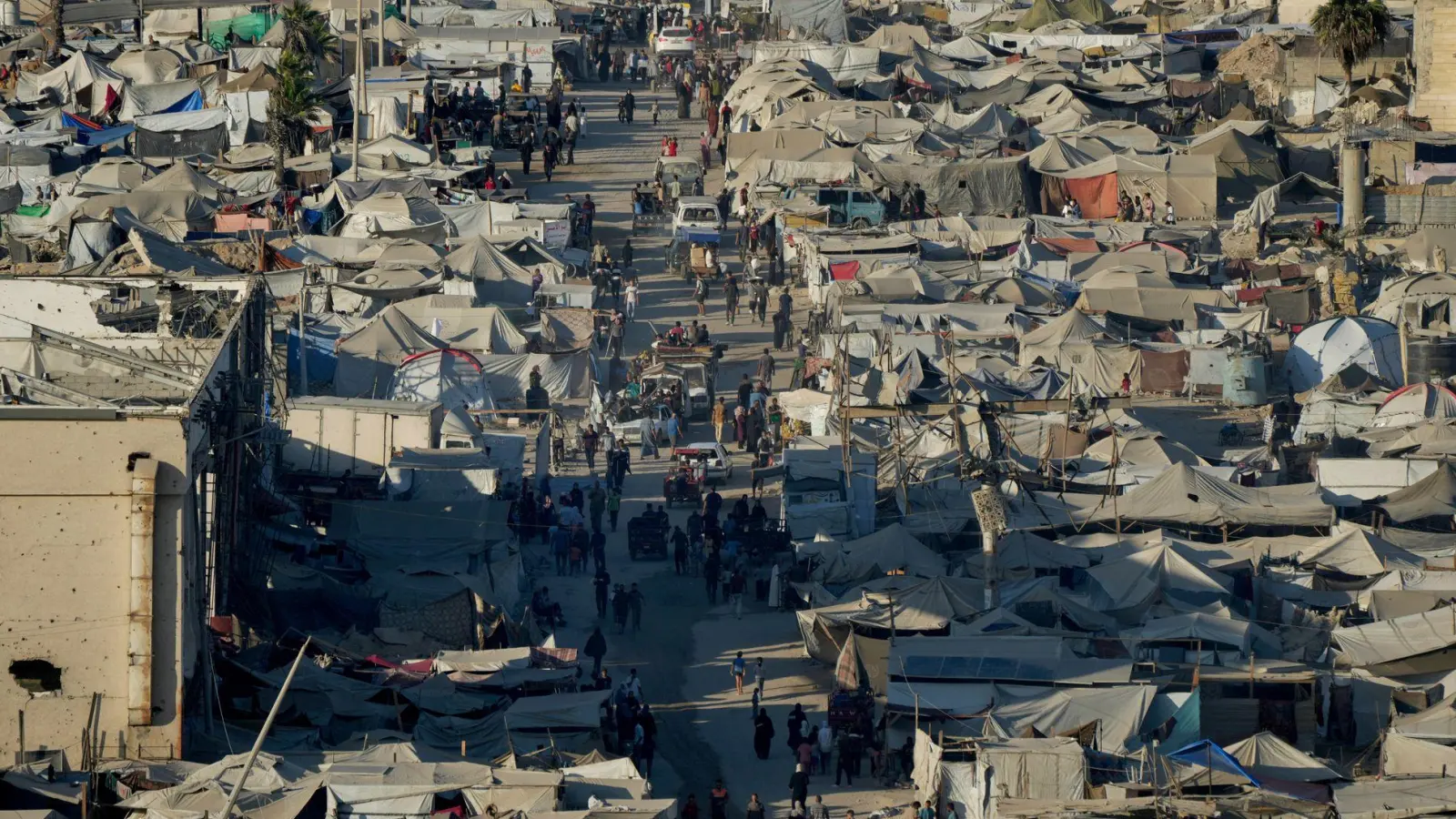 Israel hat wegen des Gaza-Kriegs nach Ansicht von US-Präsident Trump in Teilen der US-Politik an Reputation eingebüßt. (Foto: Jehad Alshrafi/AP/dpa)
