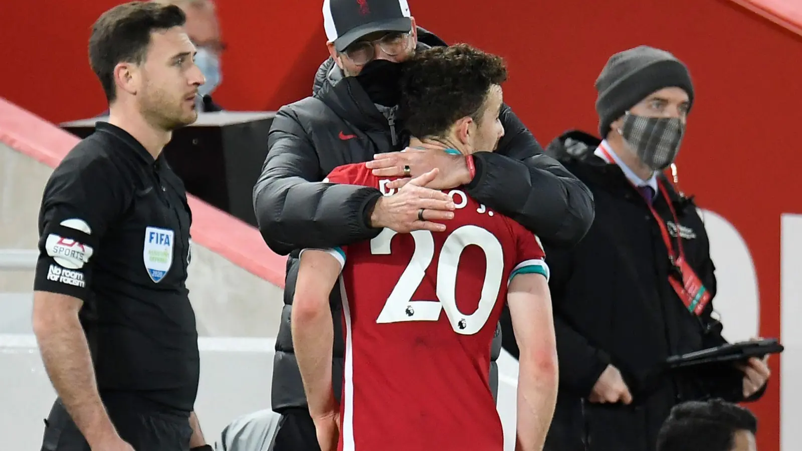 Jürgen Klopp ist zutiefst bestürzt über den Unfalltod seines früheren Schützlings. (Foto: Peter Powell/Pool EPA/AP/dpa)