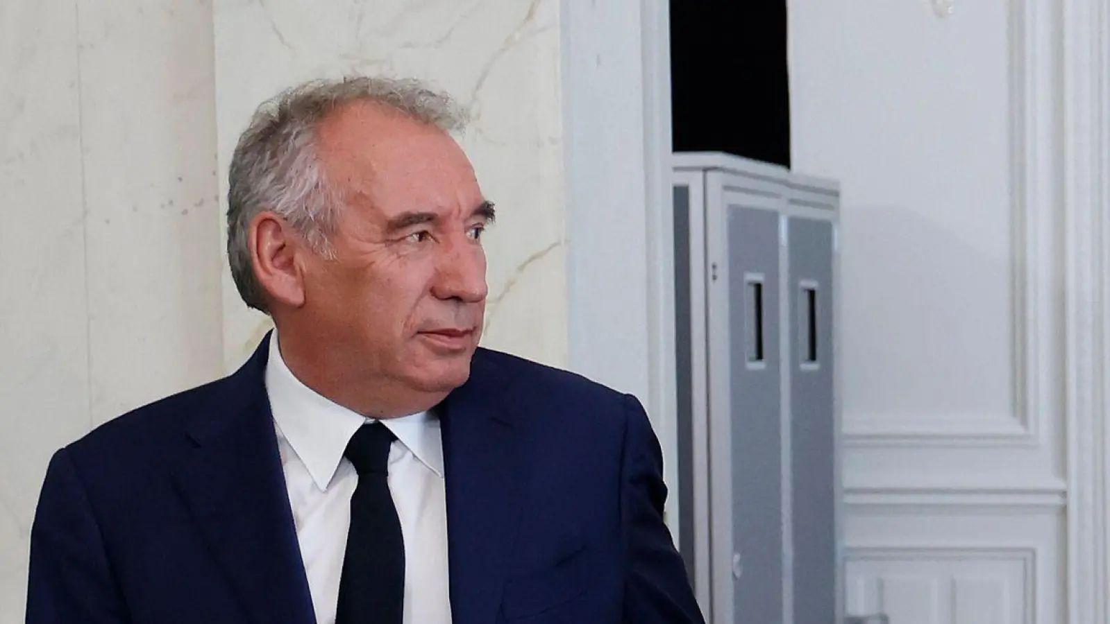 Erst im Dezember hatte Präsident Macron François Bayrou zum Premierminister ernannt - nun steht seine Regierung vor dem Aus. (Archivbild) (Foto: Ludovic Marin/AFP POOL/AP/dpa)