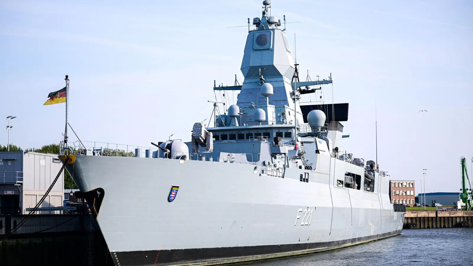 Die deutsche Fegatte war für die EU-Militärmission „Aspides“ im Roten Meer im Einsatz. Kürzlich hat es laut Auswärtigem Amt dort einen Vorfall mit chinesischer Beteiligung gegeben. (Foto: Sina Schuldt/dpa)