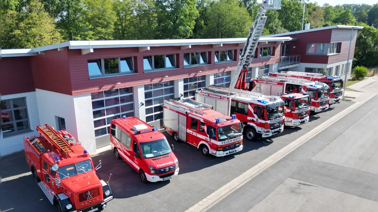 Um auf die unterschiedlichen Einsätze reagieren zu können, verfügt die Freiwillige Feuerwehr über verschiedene Fahrzeuge. In der Zukunft soll noch ein Logistikfahrzeug hinzukommen. (Foto: Freiwillige Feuerwehr Heilsbronn/Rüdiger Wald)