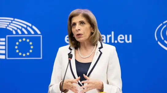 EU-Gesundheitskommissarin Stella Kyriakides spricht auf einer Pressekonferenz. (Foto: Abdesslam Mirdass/European Commission/dpa)