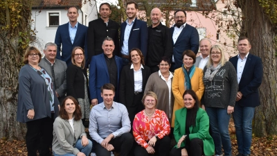 Die Nominierten der Emskirchener CSU mit Sandra Winkelspecht (Mitte) als Bürgermeisterkandidatin hoffen auf eine erfolgreiche Wahl. (Foto: Ute Niephaus)