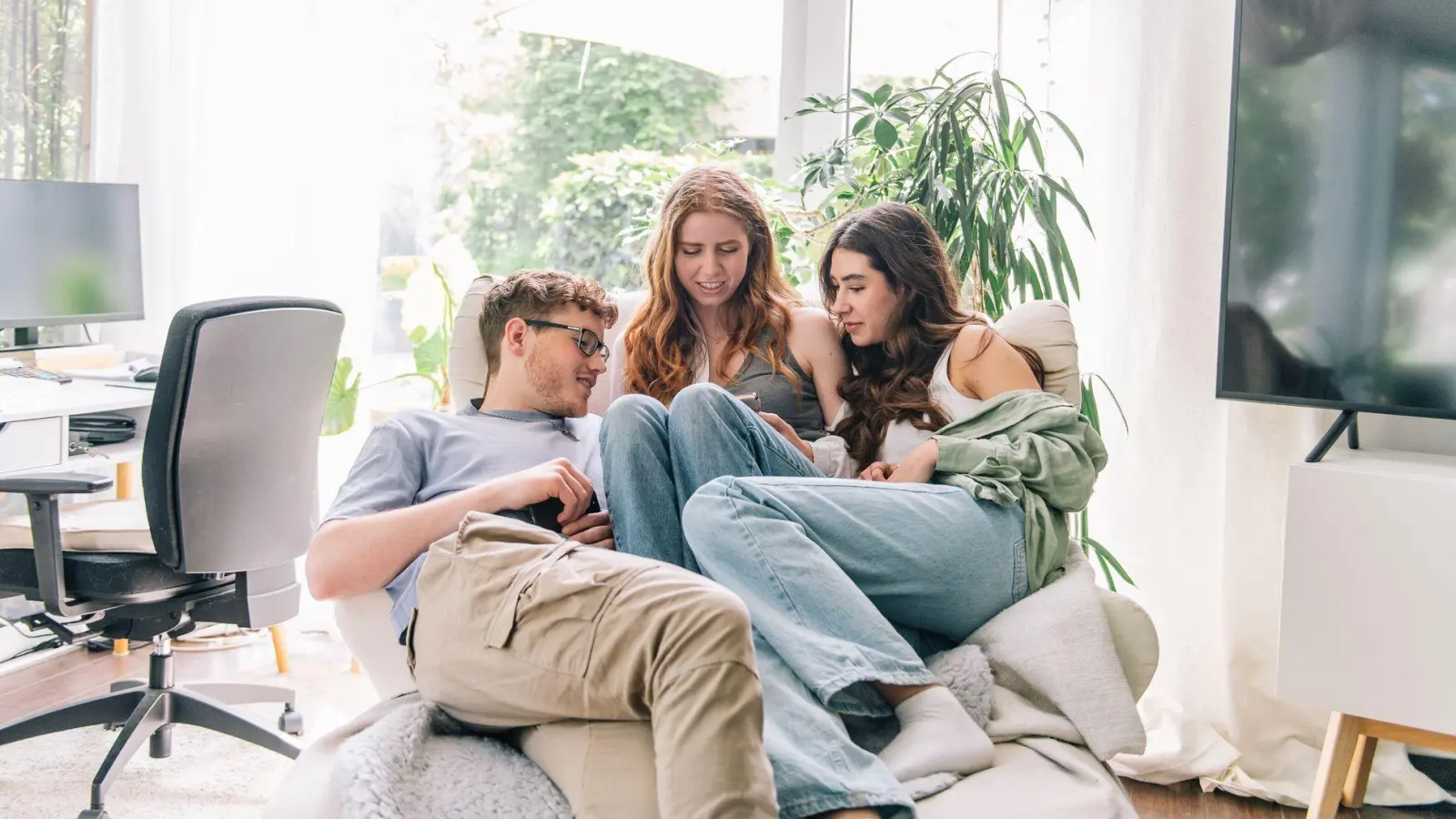 Das neue Portal mein-beruf.de bietet jungen Menschen Berufsüberblicke sowie Bewerbungstipps und Übersichten über die verschiedenen Studienfächer. (Foto: Zacharie Scheurer/dpa-tmn)