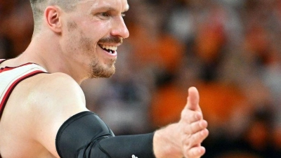 Bayerns Welt- und Europameister Andreas Obst traf gegen Bamberg fünf Dreier. (Archivbild) (Foto: Jan-Philipp Strobel/dpa)