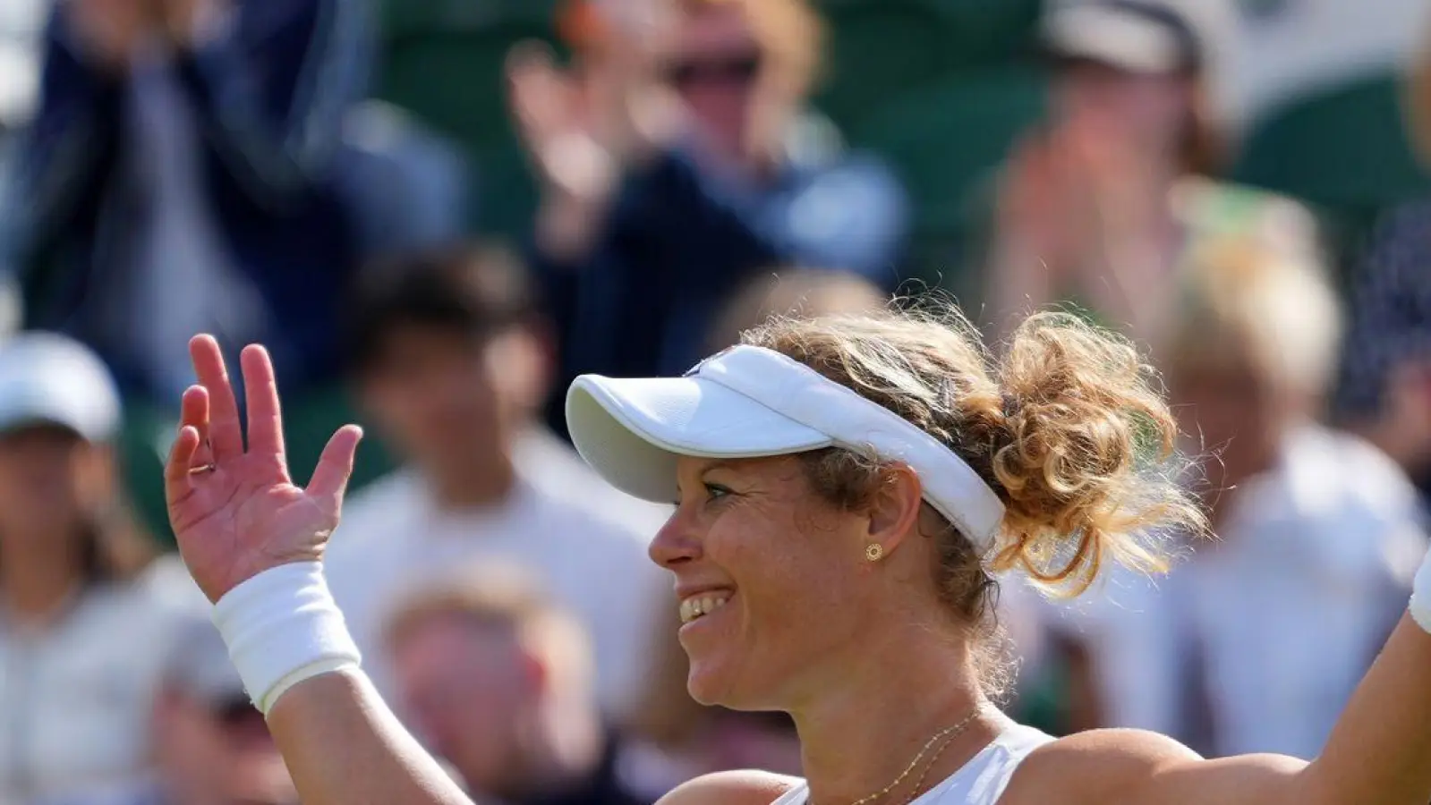 Laura Siegemund steht vor der schwerstmöglichen Aufgabe im Viertelfinale. (Foto: Kirsty Wigglesworth/AP/dpa)