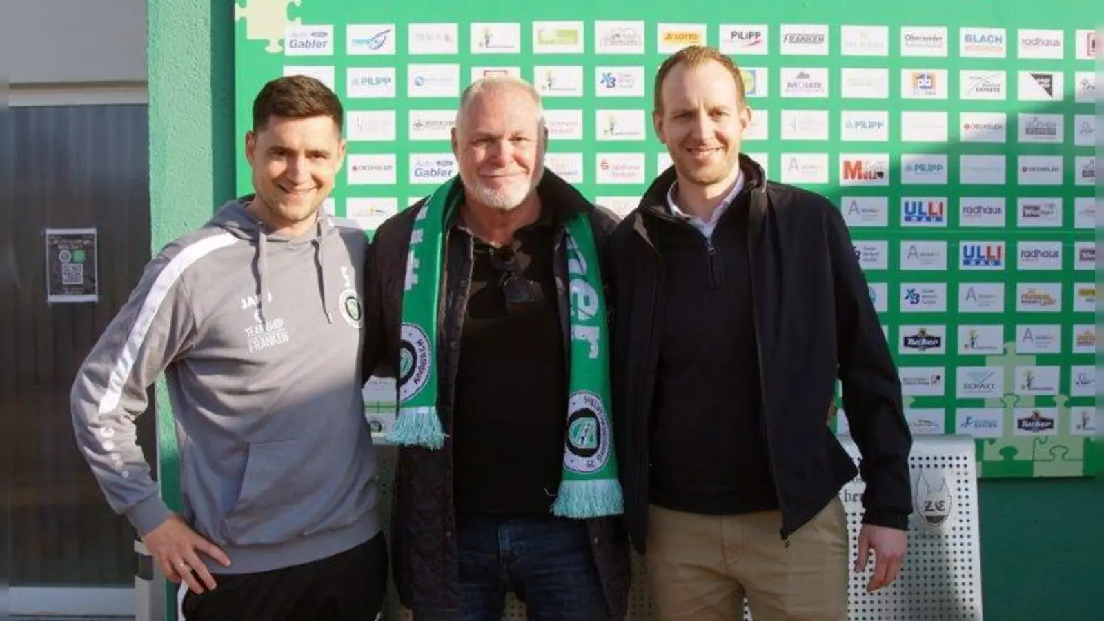 Stehen zusammen für die SpVgg Ansbach, von links: Christoph Hasselmeier, Thomas Schelter und Andreas Görmer. (Foto: Stefan Dehm)