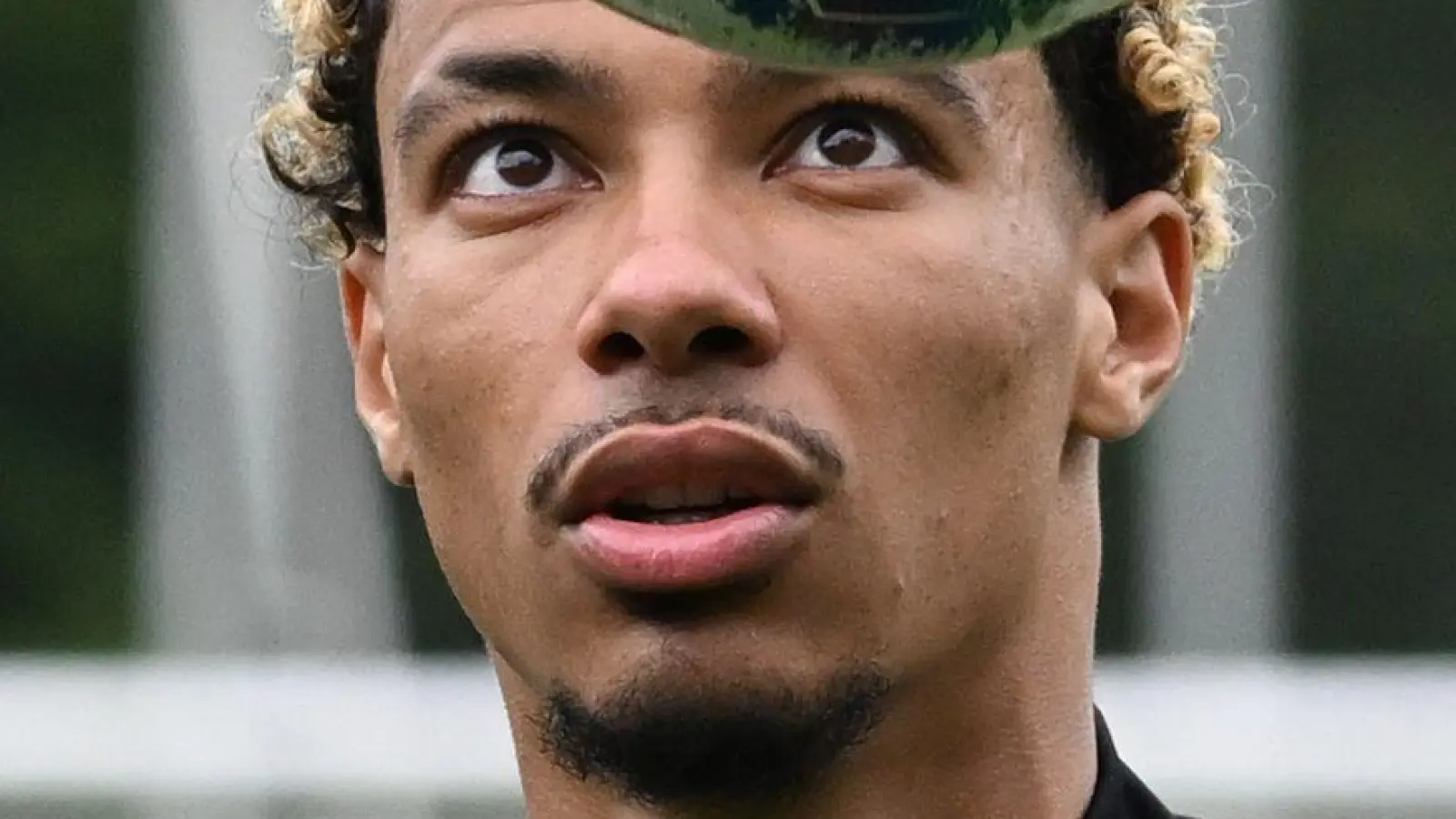 Newcastle United soll an Frankfurts Hugo Ekitiké dran sein. (Foto: Arne Dedert/dpa)