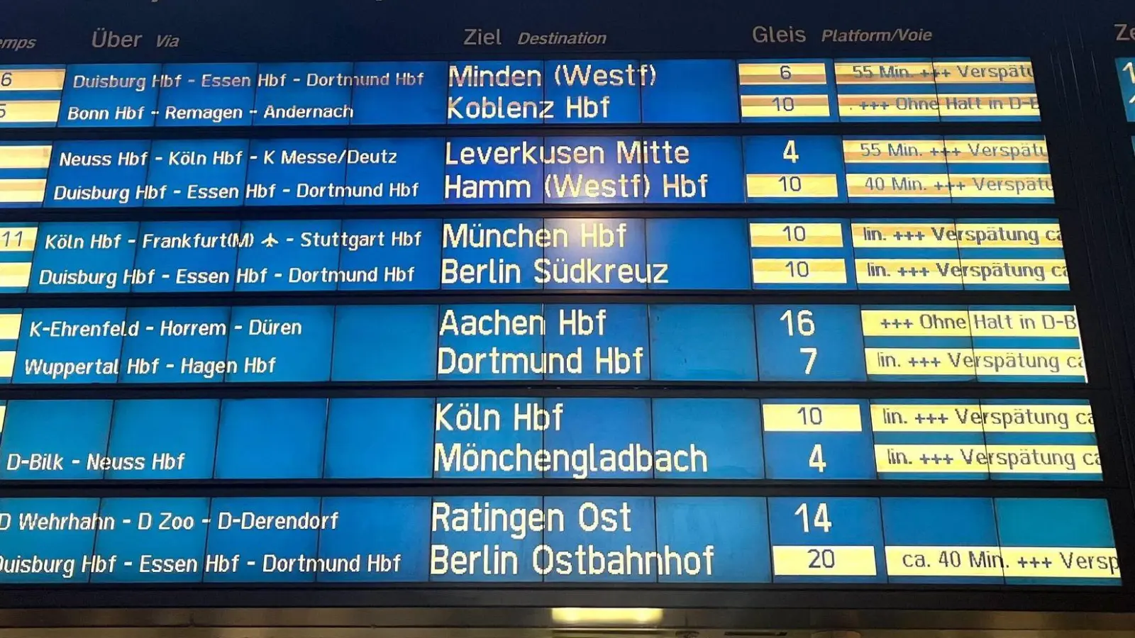 Bei Zugausfällen und Verspätungen haben Fahrgäste der Bahn Anspruch auf Entschädigung. 2025 war es erneut ein dreistelliger Millionenbetrag. (Archivbild) (Foto: Arne Meyer/dpa)