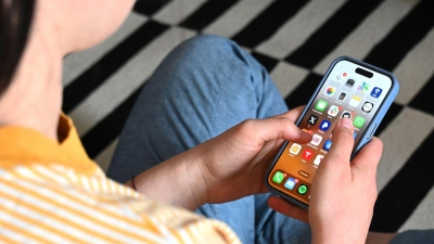 Das Wort „parasocial” ist das Wort des Jahres des Cambridge Dictionary. (Foto: Elisa Schu/dpa)