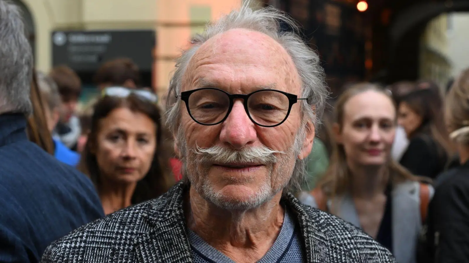 Mit „Gschichtn vom Brandner Kaspar“ hat Franz Xaver Kroetz eine Neufassung des legendären Volksstücks von Franz von Kobell geschrieben, das nun uraufgeführt wird. (Archivbild) (Foto: Felix Hörhager/dpa)