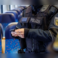 Die Kläger wehren sich gegen Personenkontrollen an der Grenze. (Symbolbild) (Foto: Daniel Karmann/dpa)