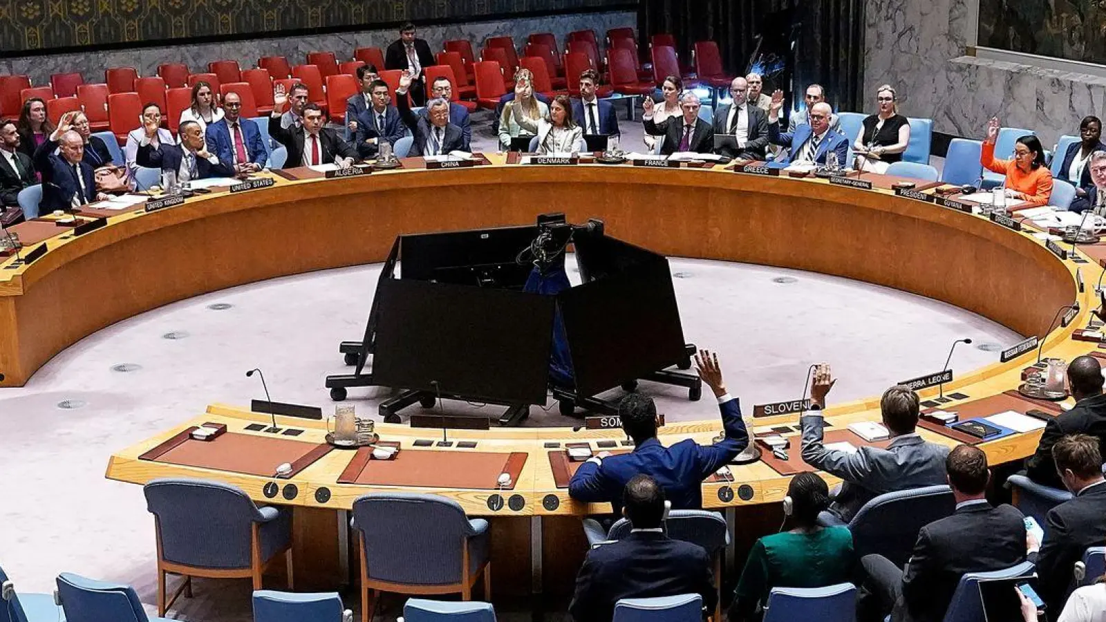 Die Zeichen stehen auf diplomatische Eskalation. (Archivbild) (Foto: Richard Drew/AP/dpa)