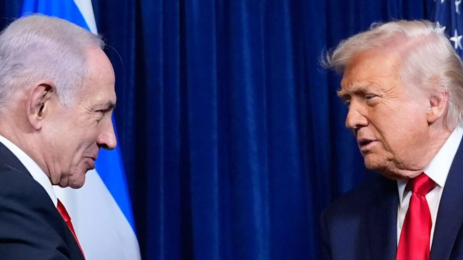 Demonstrierten in der Vergangenheit Einigkeit: Trump und Netanjahu. (Archivbild) (Foto: Alex Brandon/AP/dpa)