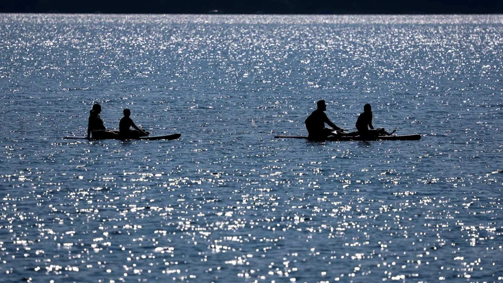 Angesichts der hohen UV-Werte sollte man nicht ohne Sonnenschutz nach draußen gehen - und um die Mittagszeit möglichst gar nicht. (Foto: Karl-Josef Hildenbrand/dpa)