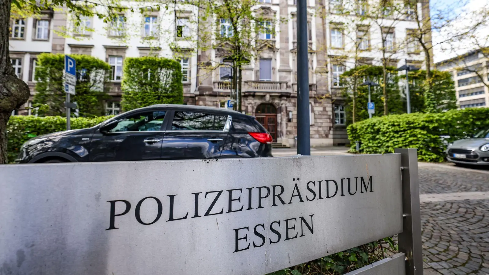 Im Keller des Polizeipräsidiums Essen lagerten bislang unbekannte Akten zur Entführung des Aldi-Gründers Theo Albrecht. (Archivbild) (Foto: Christoph Reichwein/dpa)