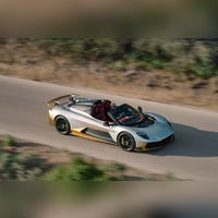 Aston Martin bringt den Valhalla im kommenden Jahr auch als Spider auf den Markt. Preise hat der Hersteller bislang nicht genannt. (Foto: Aston Martin/dpa-tmn)