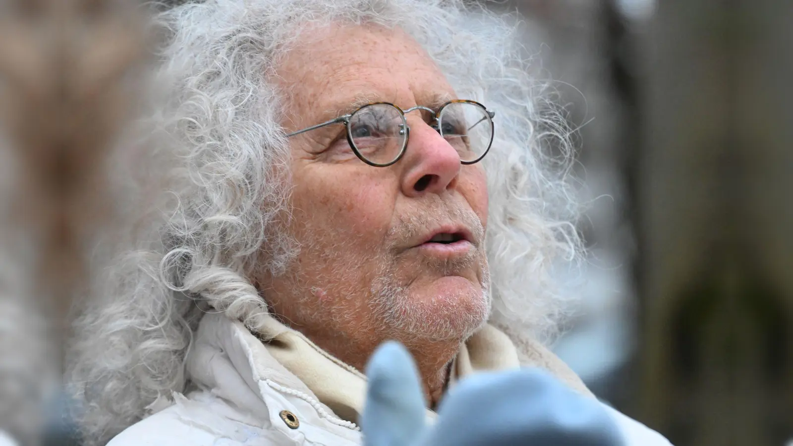 Rainer Langhans, Ikone der 68er-Bewegung, setzt sich mit dem Sterben auseinander.  (Foto: Felix Hörhager/dpa)