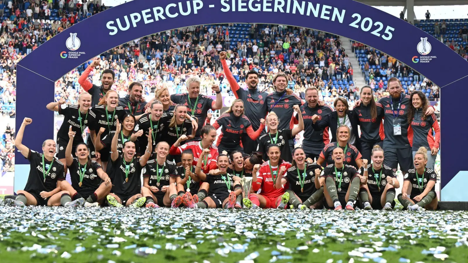 Der Sieg der Bayern-Fußballerinnen gegen Wolfsburg war verdient. (Foto: Uli Deck/dpa)