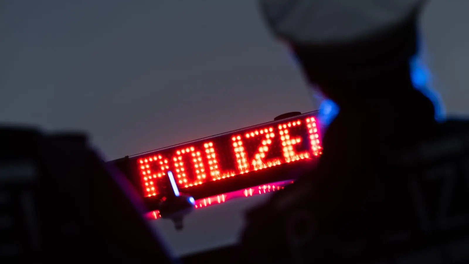 Der Grund für die Schüsse war bislang nicht bekannt. Die Polizei ermittelt nun. (Symbolbild) (Foto: Marijan Murat/dpa)