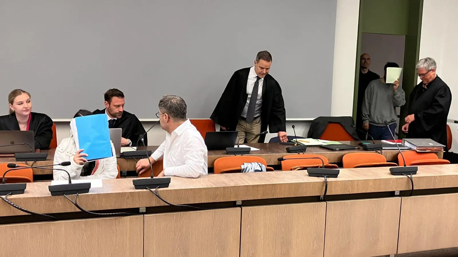 Der Prozess vor dem Oberlandesgericht München geht nach Monaten nun langsam zu Ende (Archiv).  (Foto: Britta Schultejans/dpa)