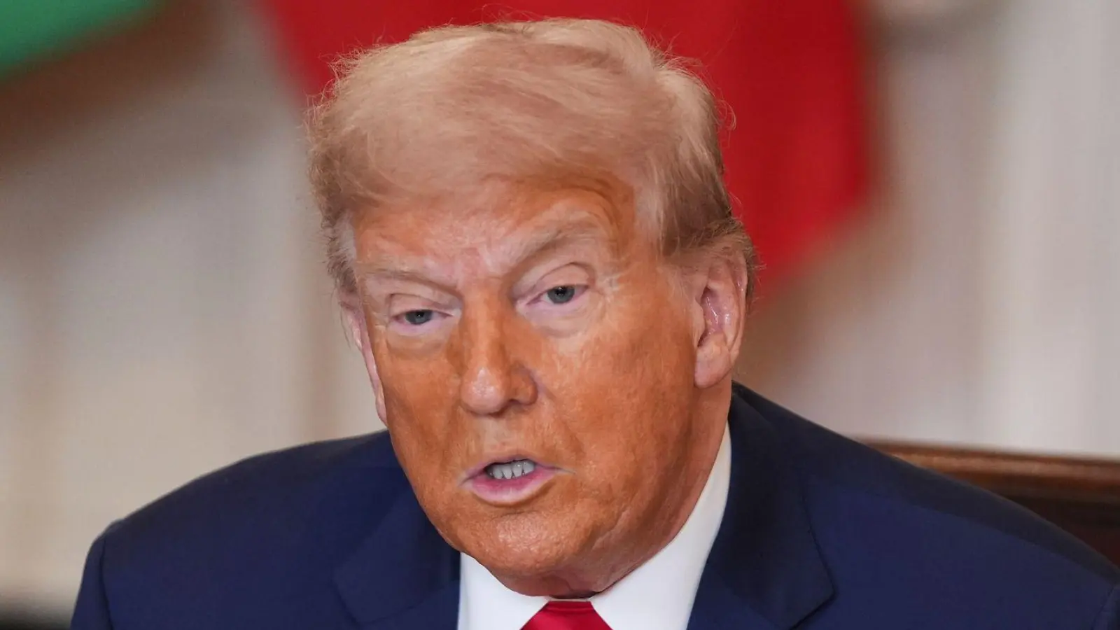 Die Trump-Zölle betreffen auch kanadische Produkte. (Archivfoto) (Foto: Evan Vucci/AP/dpa)