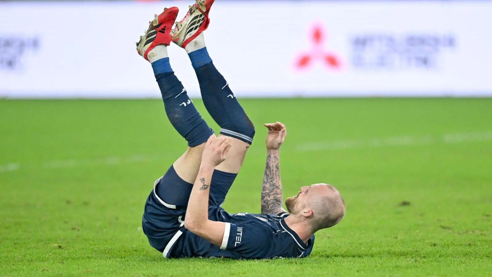 Nach dem Rückschlag in Düsseldorf wollen Philipp Hofmann und der VfL Bochum die Fans mit einem Sieg gegen Kaiserslautern besänftigen (Archivbild).  (Foto: Anke Waelischmiller/dpa)