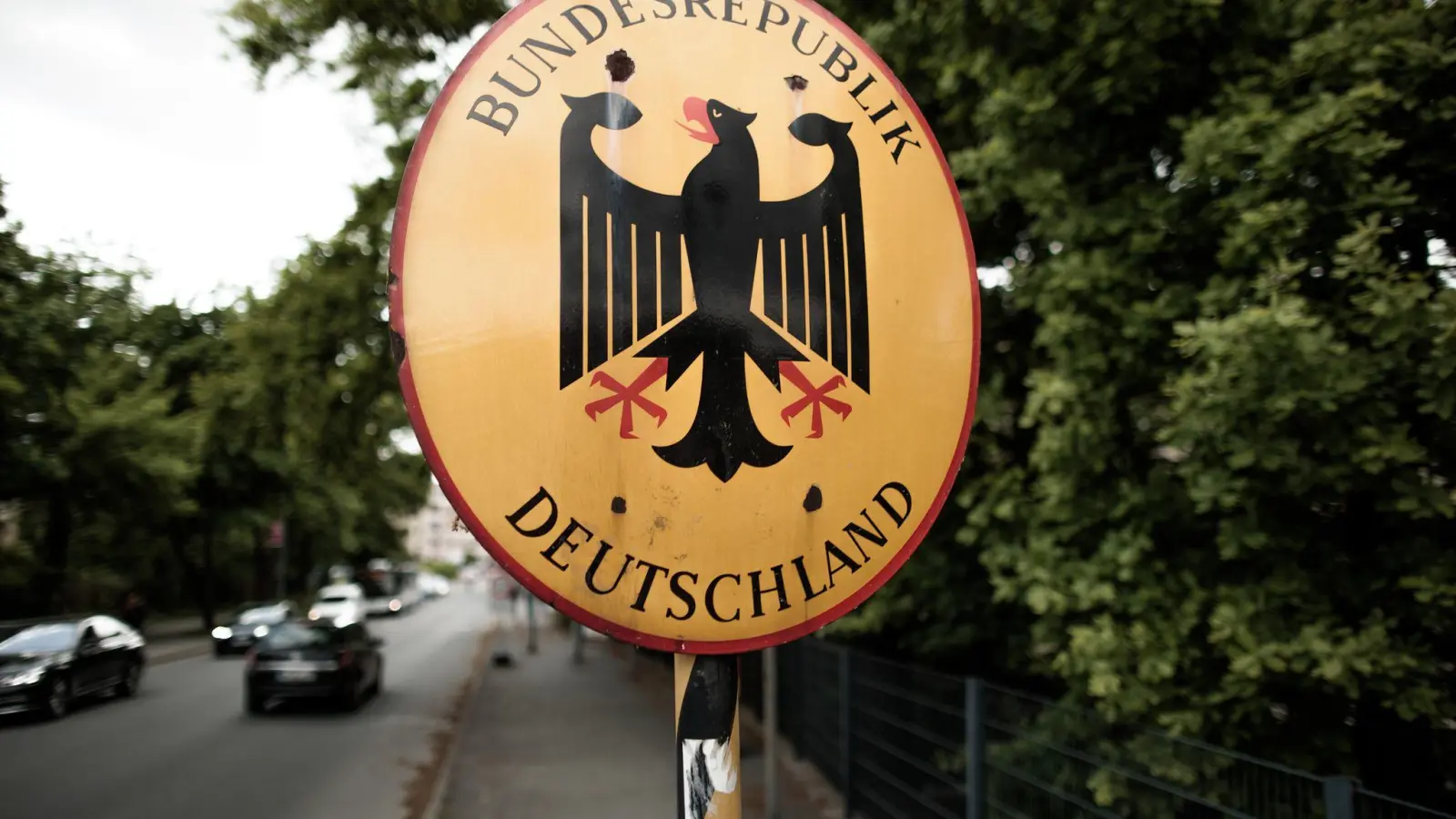 Die Schleuserkriminalität ist stark zurückgegangen. (Symbolbild) (Foto: Carsten Koall/dpa)