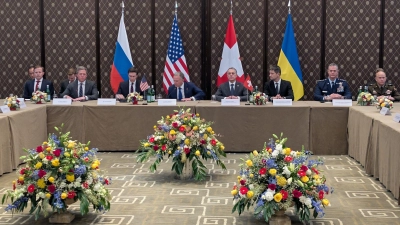 Moskau und Kiew tauschen nach Angaben des russischen Chefunterhändlers Wladimir Medinski Hunderte Kriegsgefangene im Rahmen von Vereinbarungen aus, die bei den jüngsten Verhandlungen in Genf erzielt wurden. (Archivbild) (Foto: -/Ukrainian National Security and Defense Council press office/AP/dpa)