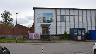 Rund 3500 Quadratmeter misst das Grundstück an der Fürther Straße. Derzeit ist die Fläche mit einer Industriebrache bebaut. (Foto: Florian Schwab)