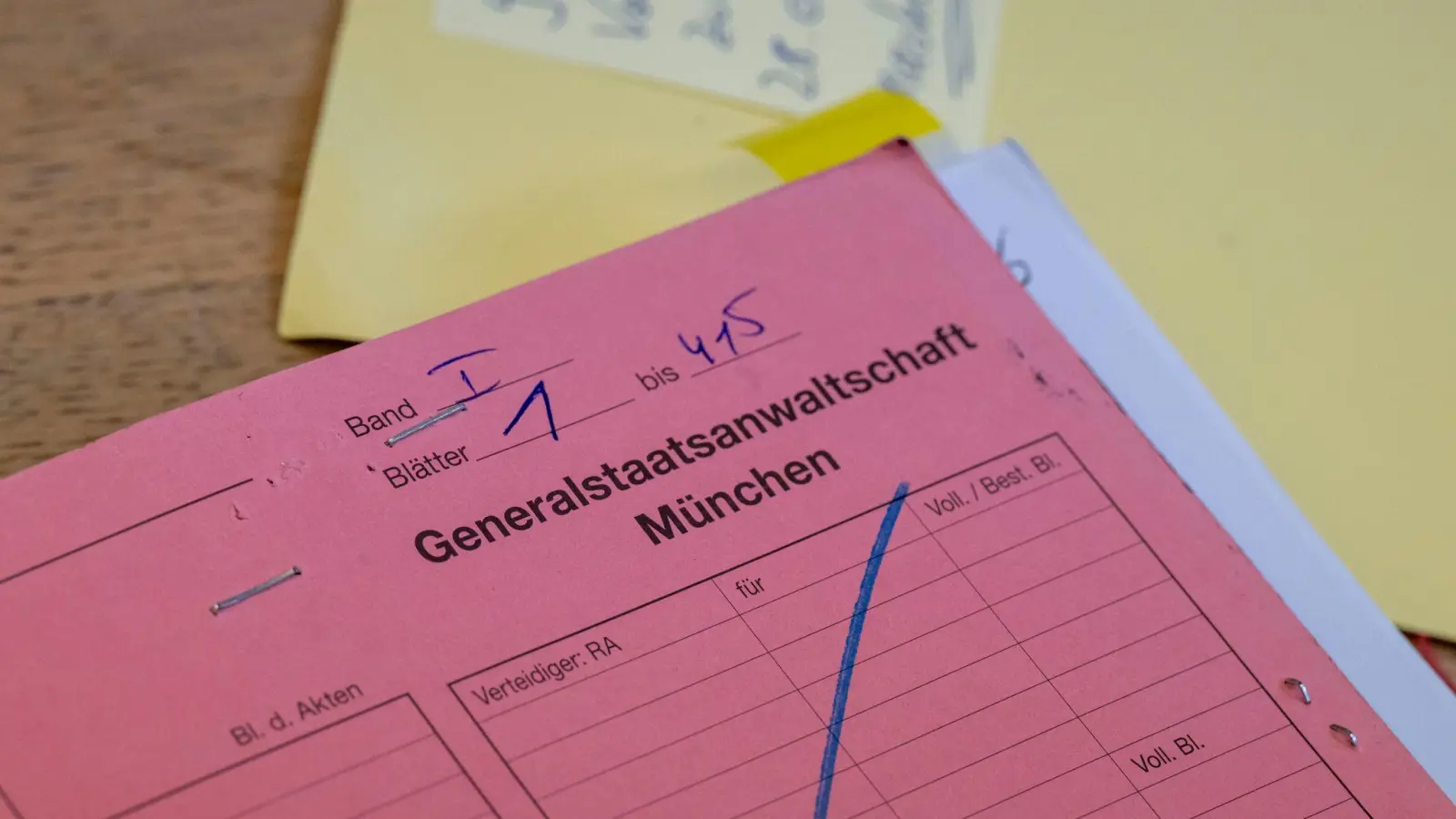 Die vierfache Mutter muss nun auf die Eröffnung der Hauptverhandlung warten. (Archivbild) (Foto: Peter Kneffel/dpa)