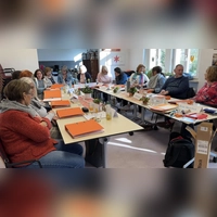 Teilnehmerende in Ansbach im Schulungsraum. Sie üben Gesprächssituationen. (Foto: Josefine Mühlroth)