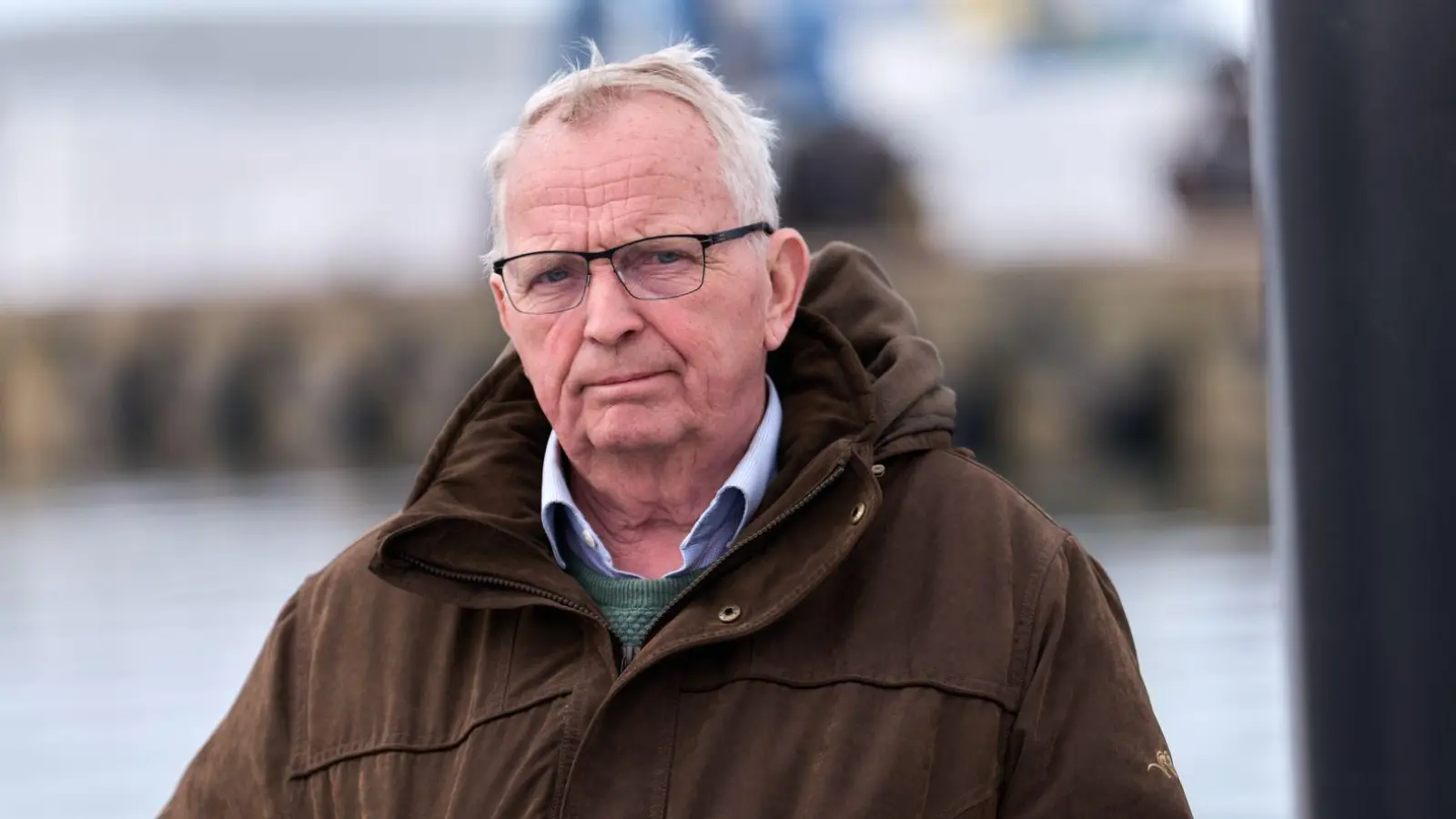 Mecklenburg-Vorpommerns Umweltminister Till Backhaus (SPD) stellt sich fast täglich den Fragen der Öffentlichkeit rund um den Buckelwal. (Archivbild) (Foto: Marcus Golejewski/dpa)