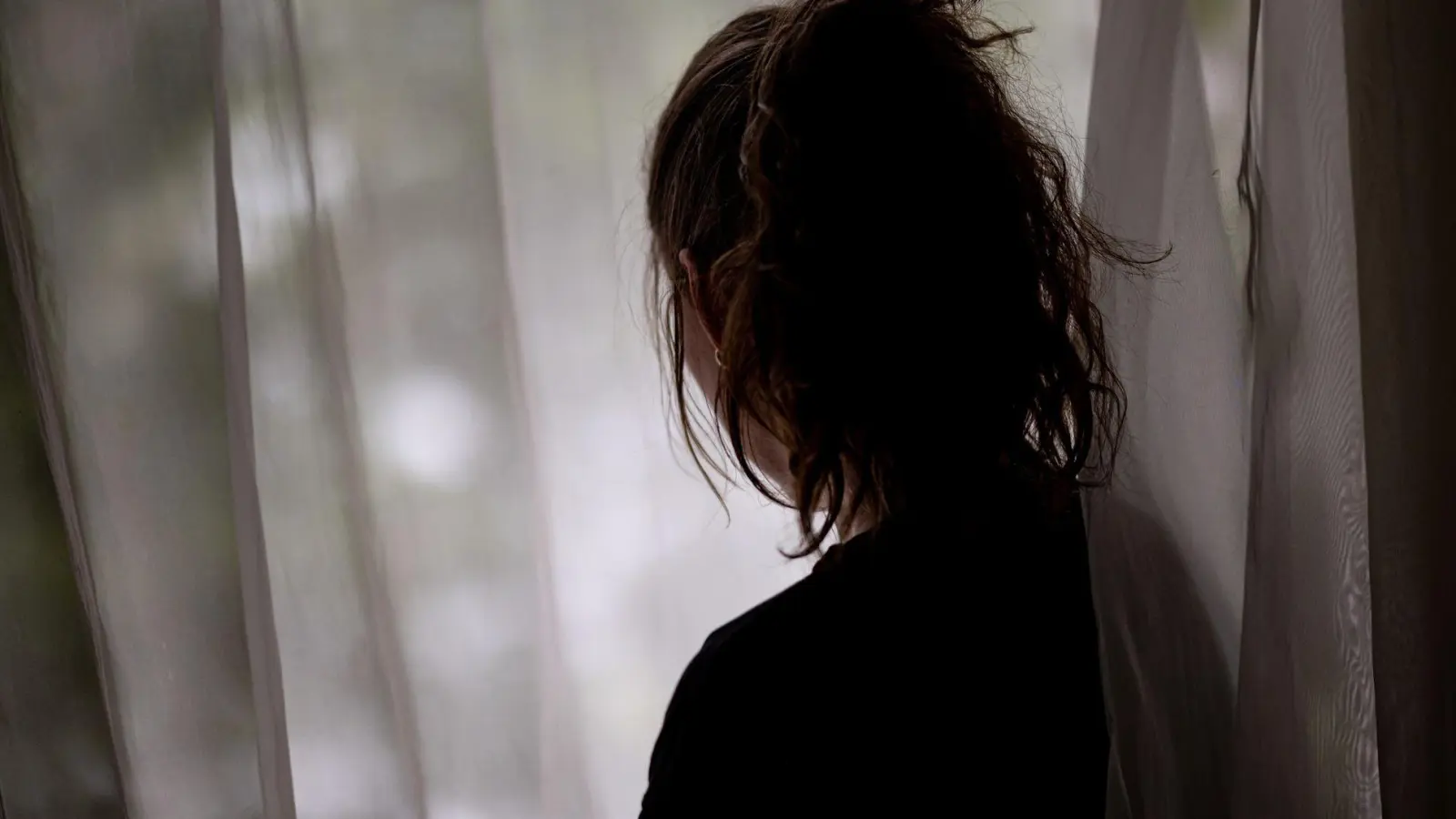 Selbstbestimmung im Fokus: Nach einer Fehlgeburt können Frauen zwischen Mutterschutz, Arbeitsunfähigkeit oder Rückkehr zur Arbeit wählen. (Foto: Fabian Sommer/dpa/dpa-tmn)