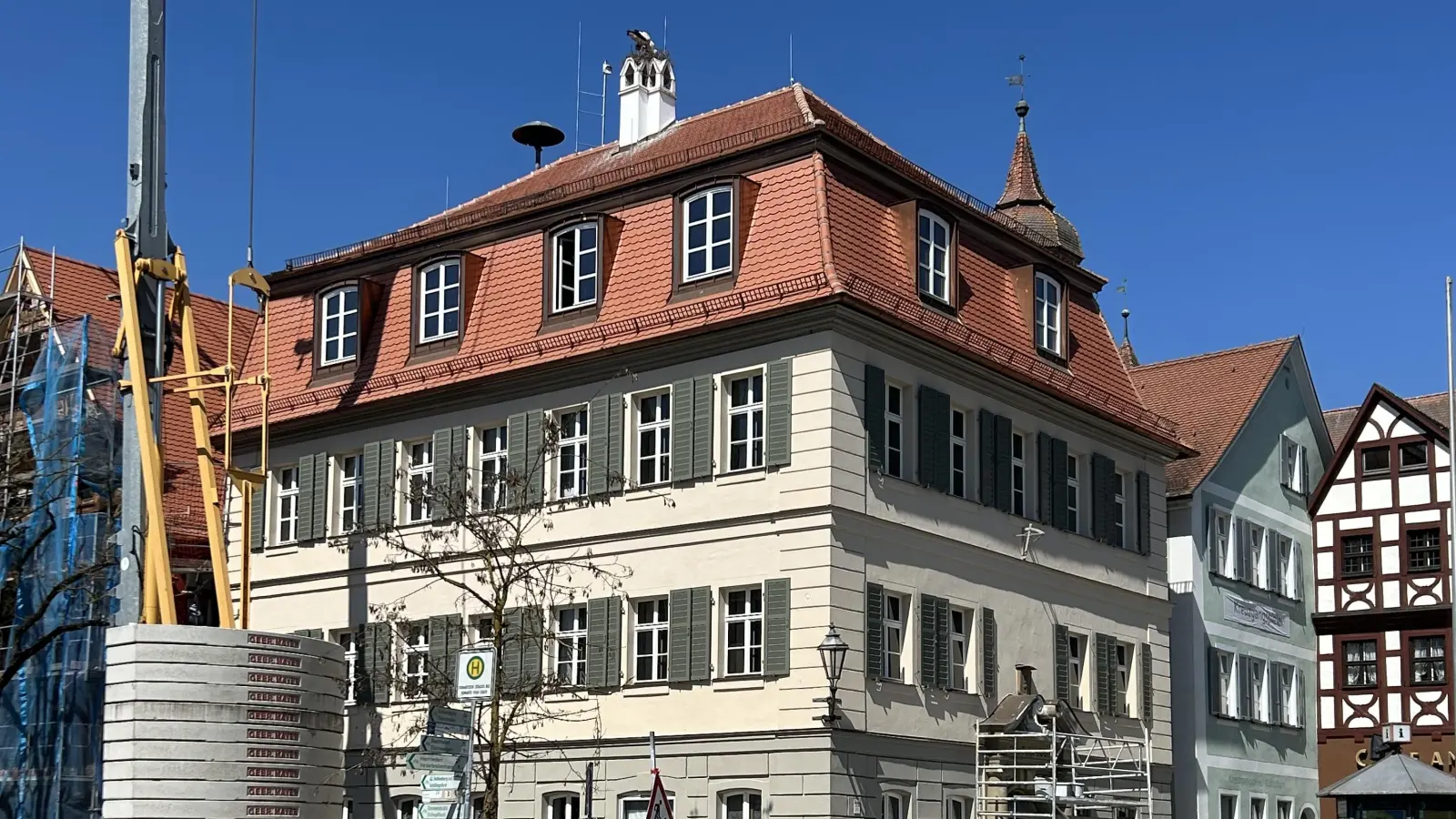 In der Hauptversammlung des SPD-Ortsvereins ging es thematisch auch um das Alte Rathaus. Die Rede war von baulichen Problemen und stockenden Zuschüssen. (Foto: Florian Pöhlmann)