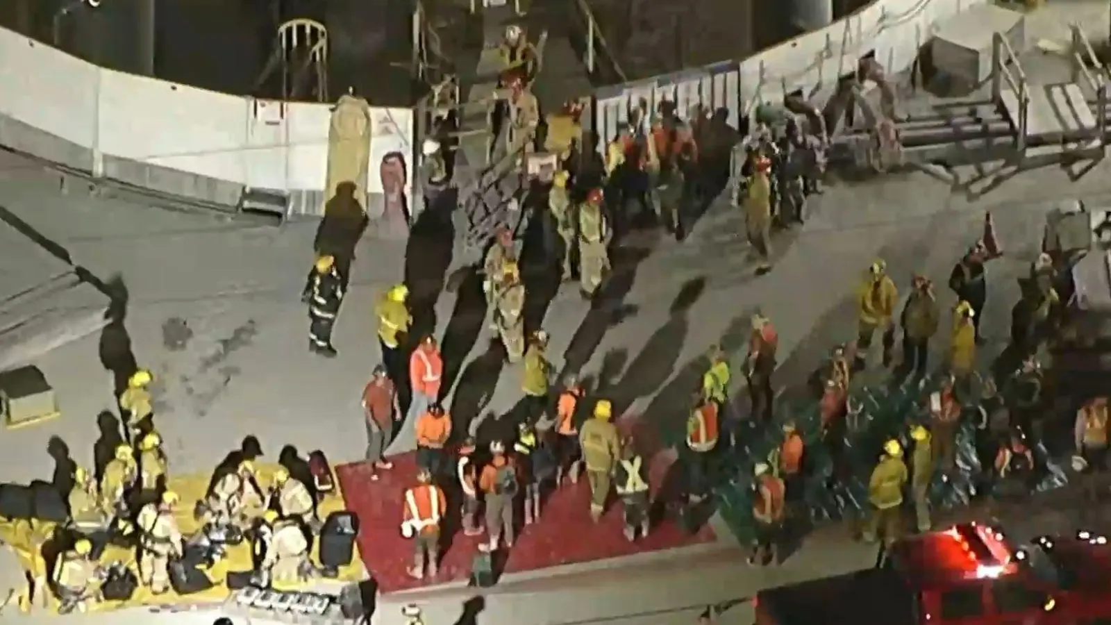 Mehrere Tunnelarbeiter waren nach einem Einsturz zunächst eingeschlossen.  (Foto: -/KABC/ABC7 Los Angeles via AP/dpa)