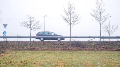 Nach der Februar zum Ende hin frühlingshaft wurde, startet der März wieder mit viel Nebel. (Archivbild) (Foto: Pia Bayer/dpa)