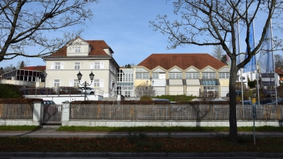 In dem Gebäude in der Eyber Straße 89 sind die Verantwortlichen des Ansbacher Theaters fündig geworden. Im ersten Stock können hier Aufführungen und andere Veranstaltungen stattfinden, während das Große Haus umgebaut wird. (Foto: Florian Schwab)