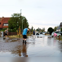 Vielerorts wurden Straßen überschwemmt. (Foto: News5 / David Oßwald/NEWS5/dpa)